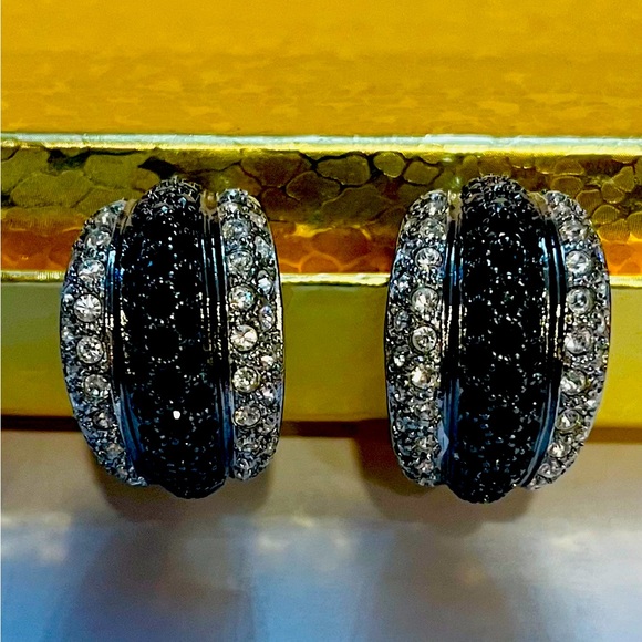 Black and clear cubic zirconia pave Demi-hoop rhodium plated pierced earrings - Picture 2 of 9